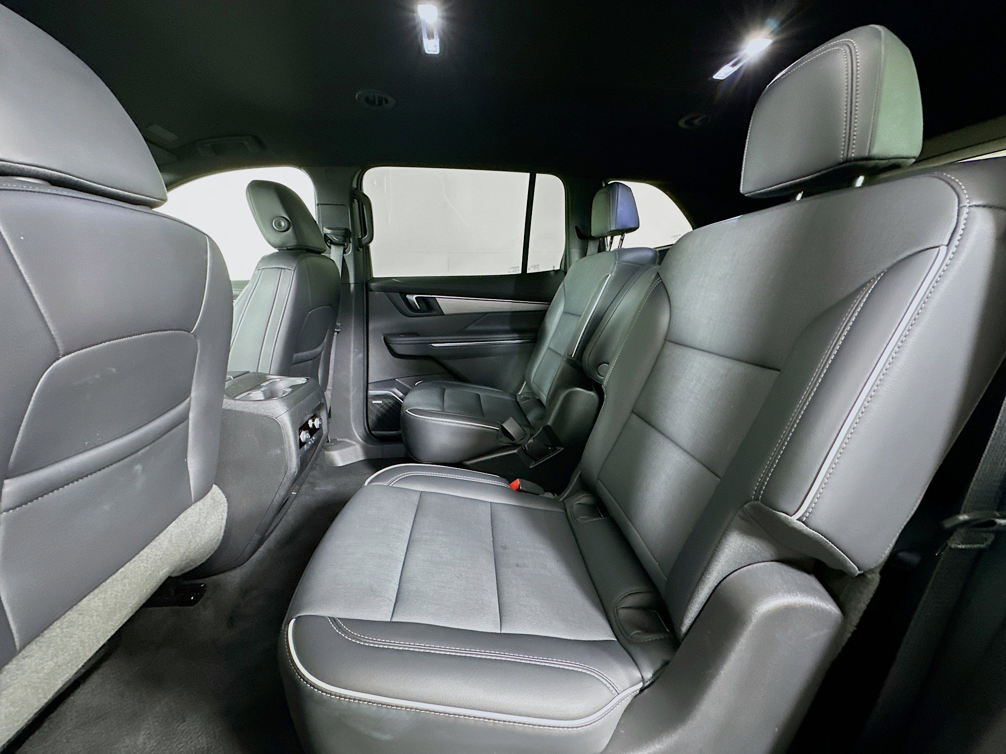 Used 2025 Buick Enclave Preferred image 27