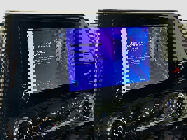 Used 2023 Toyota Highlander LE FWD image 14