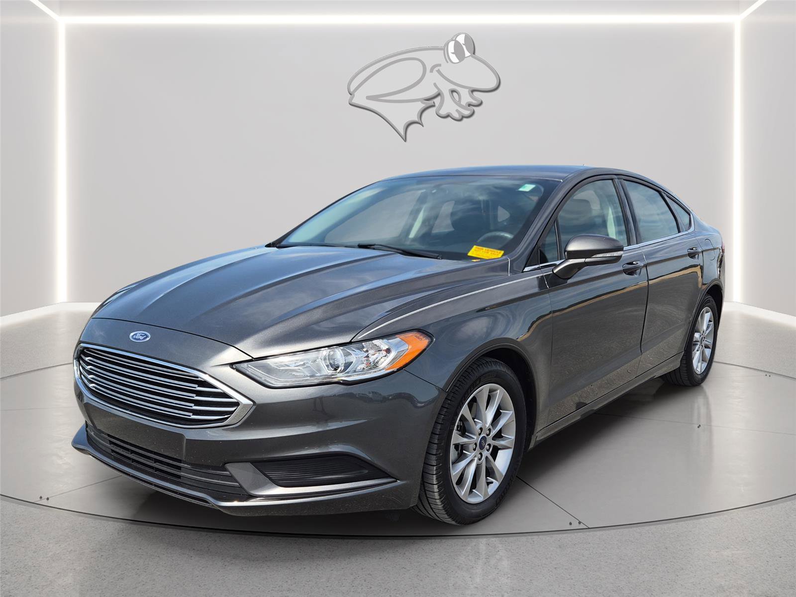 Used 2017 Ford Fusion SE w/ Fusion SE Technology Package FWD image 1