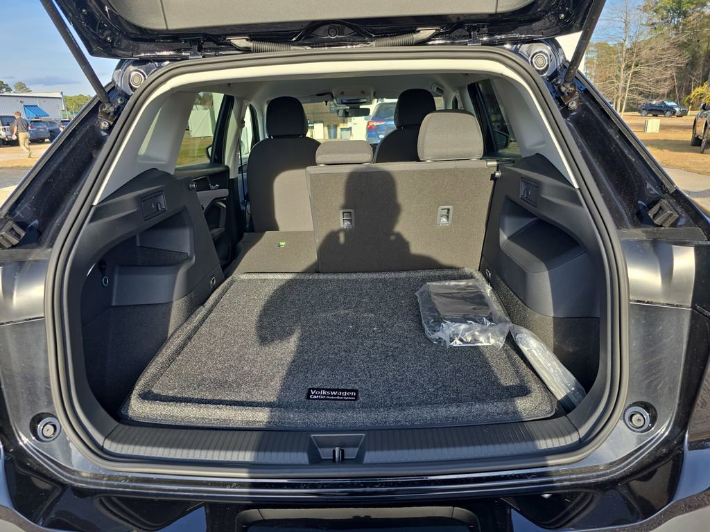 New 2026 Volkswagen Tiguan S FWD image 11