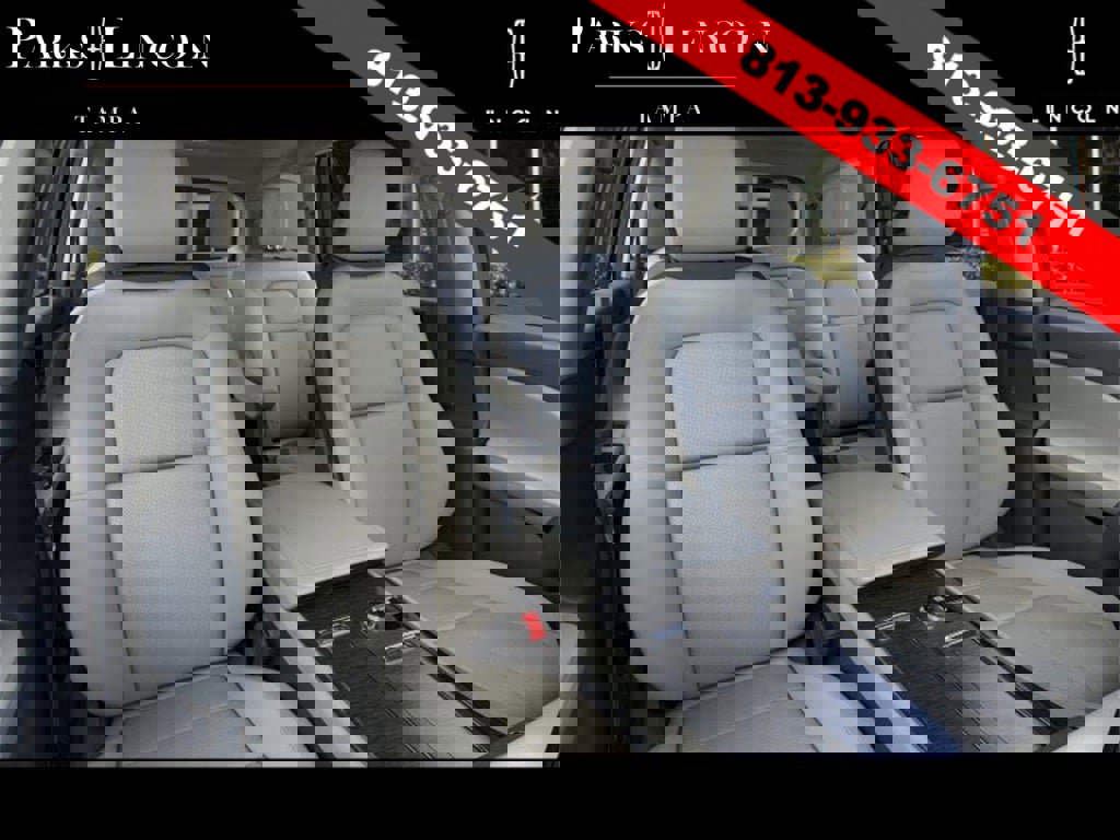 New 2026 Lincoln Aviator 2WD image 32