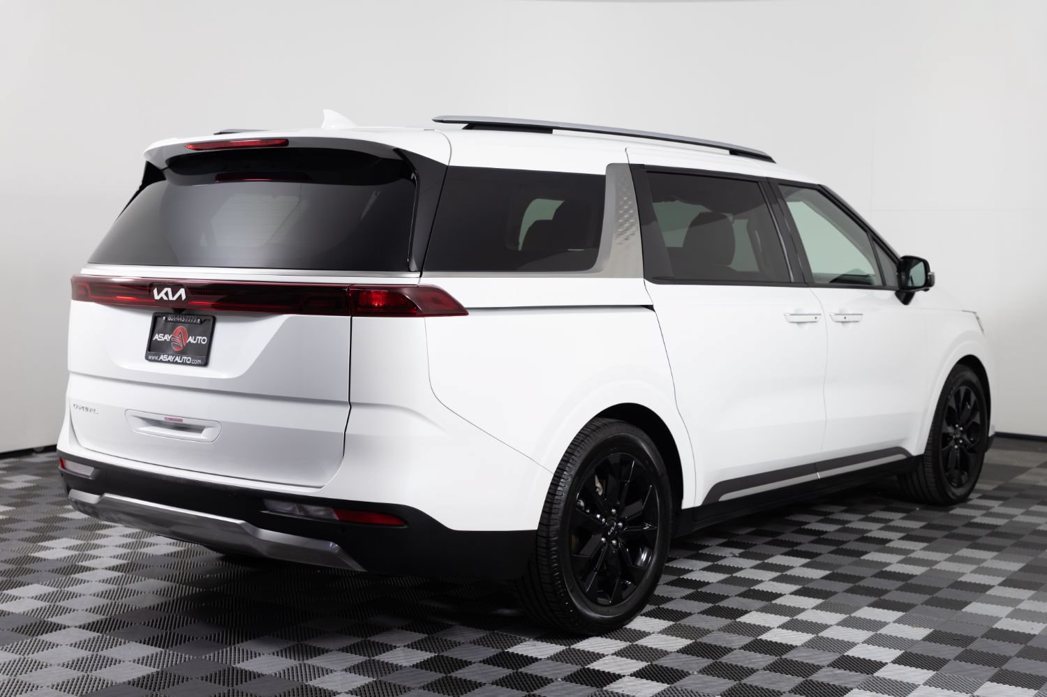 Used 2024 Kia Carnival SX FWD image 7