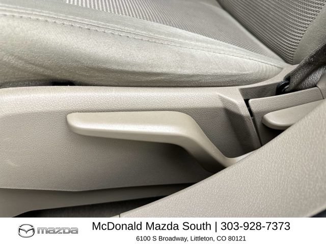 Used 2015 Jeep Patriot Latitude AWD/4WD image 12