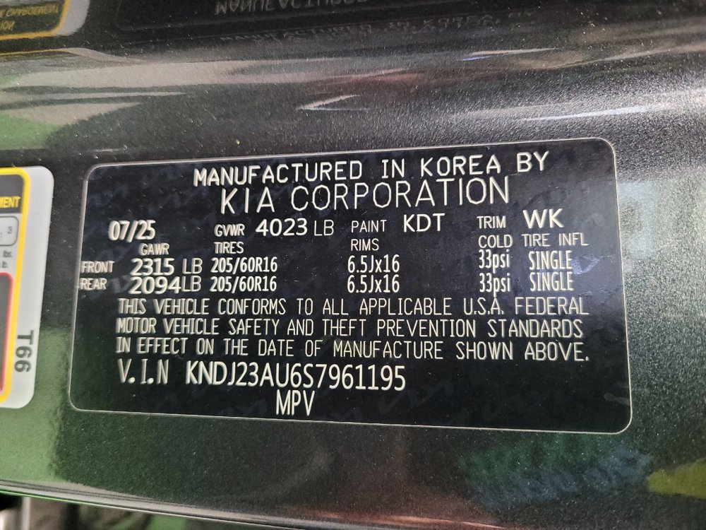 Used 2025 Kia Soul LX FWD image 33