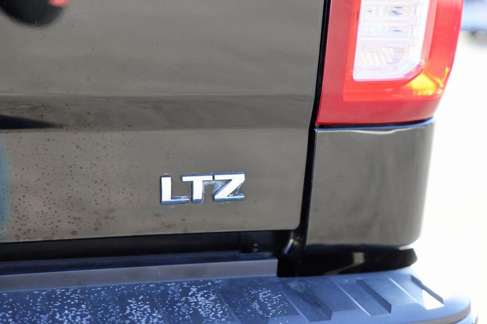 Used 2018 Chevrolet Silverado 1500 LTZ Z71 w/ LTZ Plus Package image 30