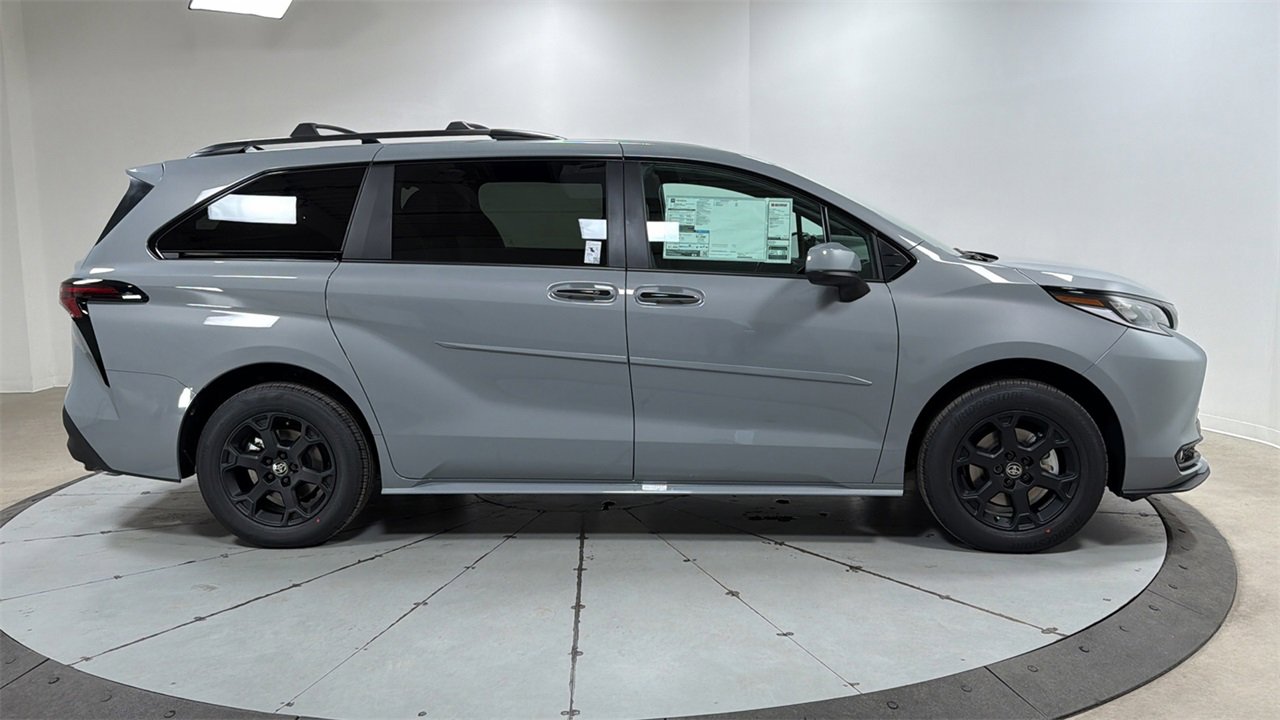 New 2026 Toyota Sienna XLE Woodland Edition image 6