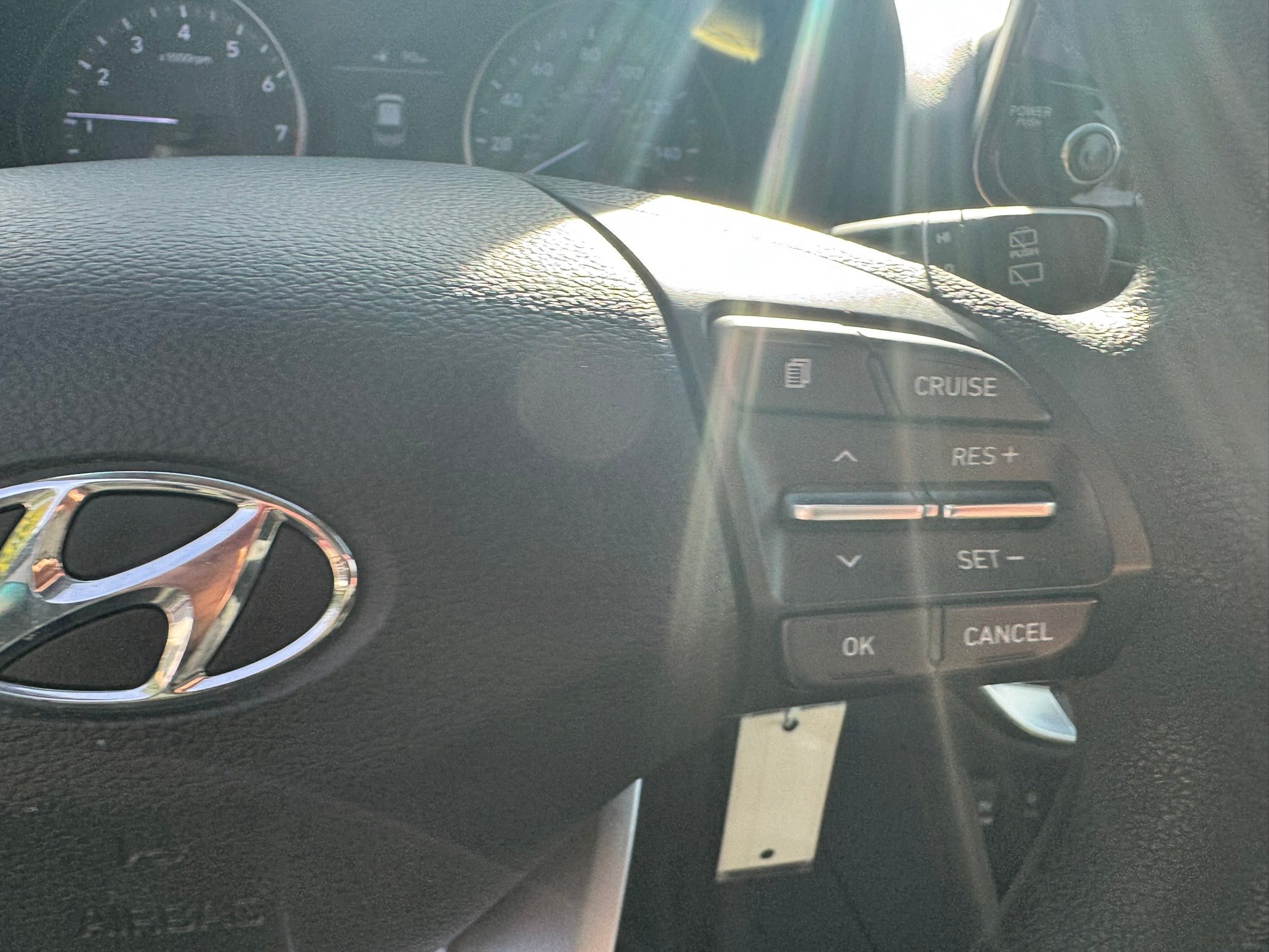Used 2018 Hyundai Elantra GT FWD image 19