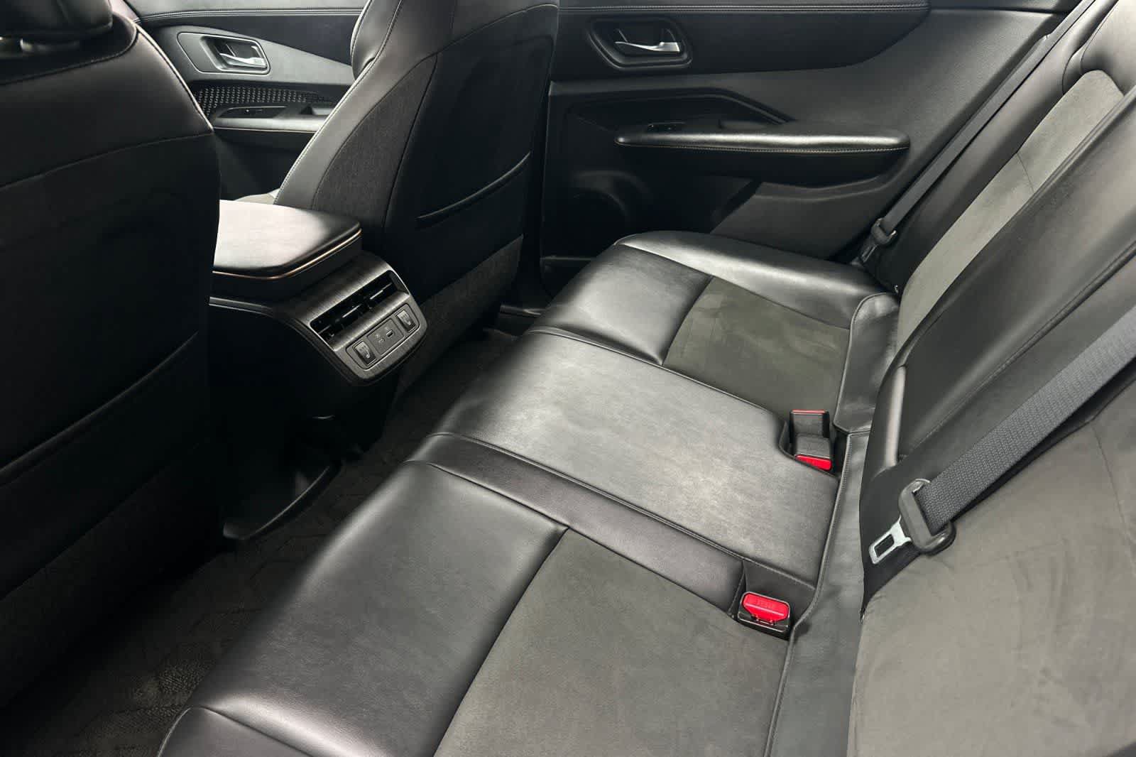 Certified 2024 Nissan Ariya FWD image 5
