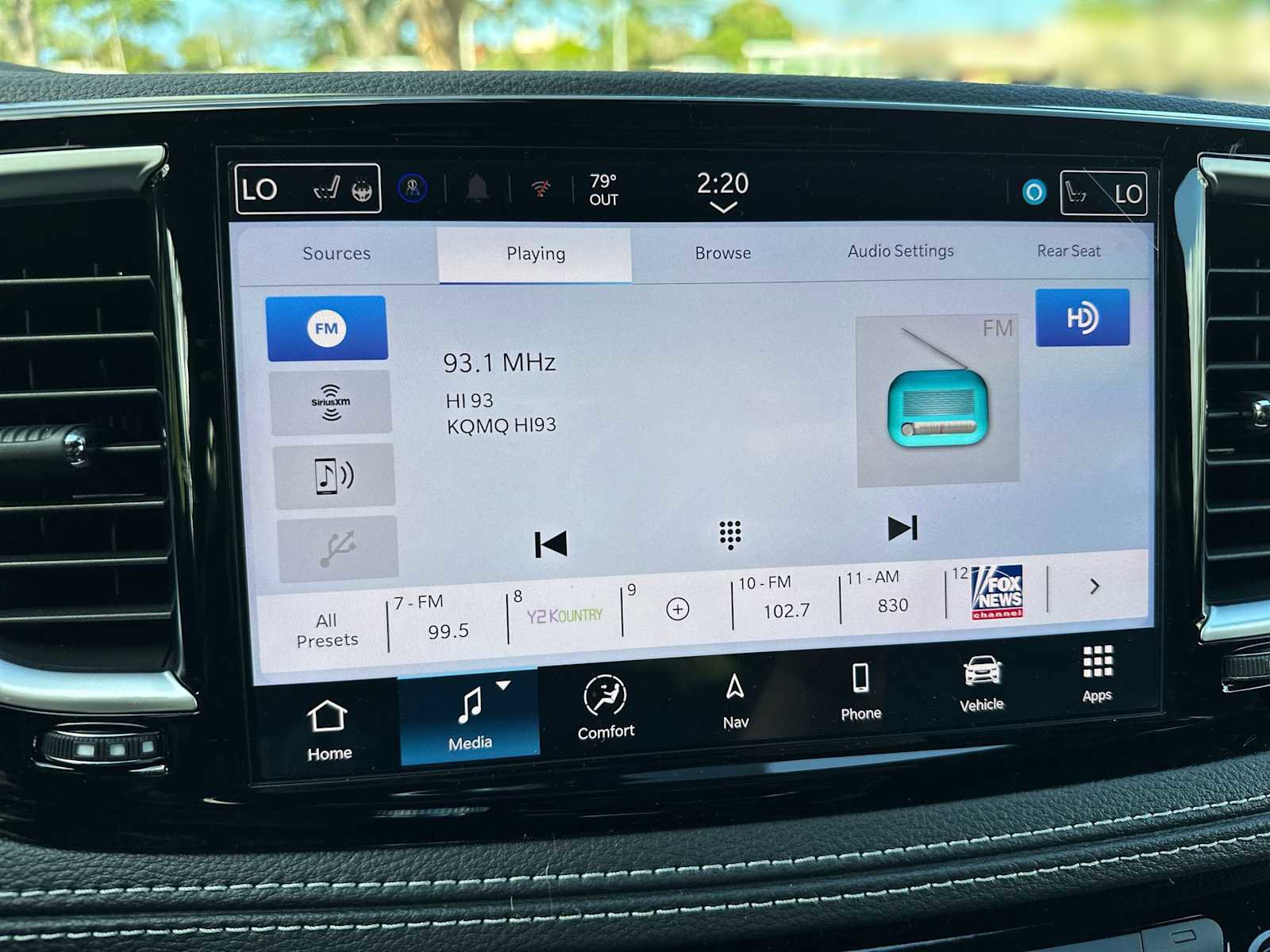 New 2025 Chrysler Pacifica Limited w/ Uconnect Theater Family Group image 12