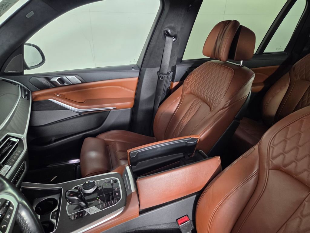 Used 2022 BMW X7 xDrive40i w/ M Sport Package image 22