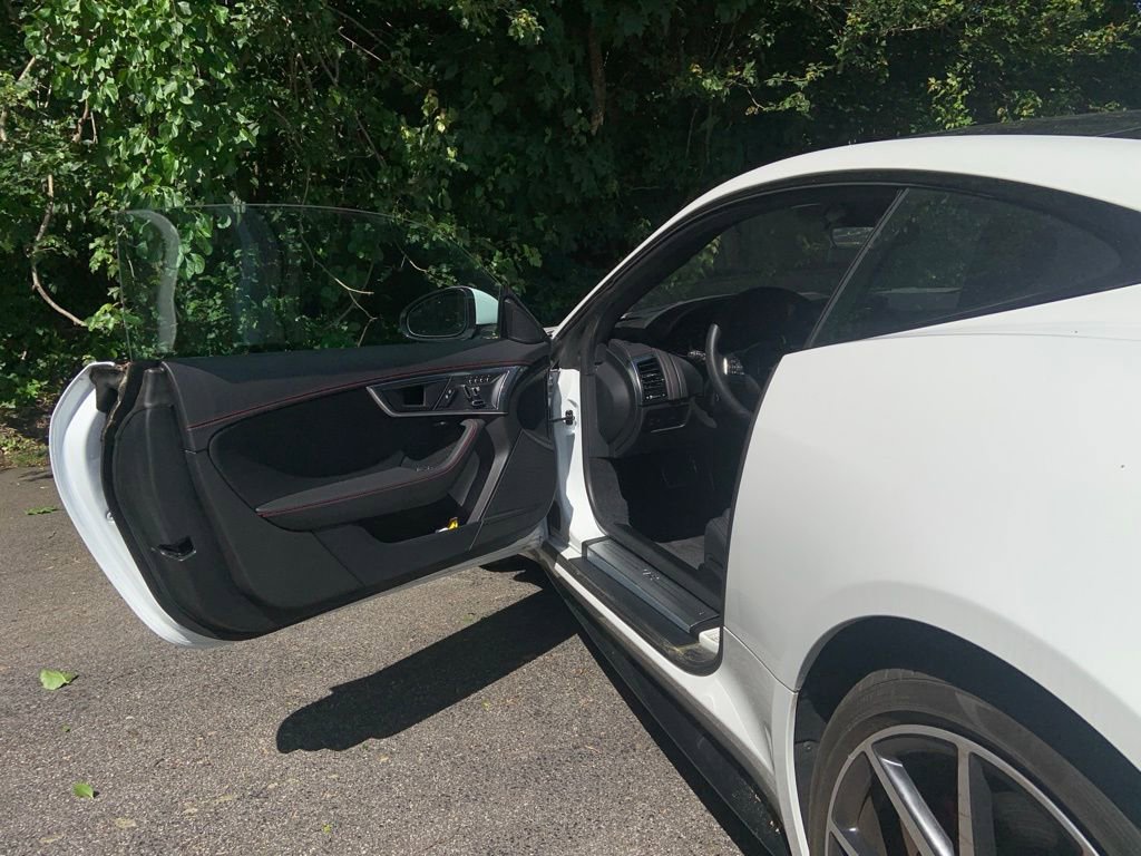 Used 2023 Jaguar F-TYPE R image 27