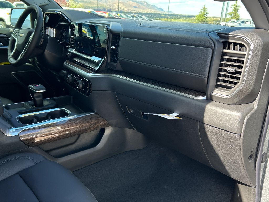 New 2026 Chevrolet Silverado 1500 LT w/ Z71 Off-Road Package AWD/4WD image 8