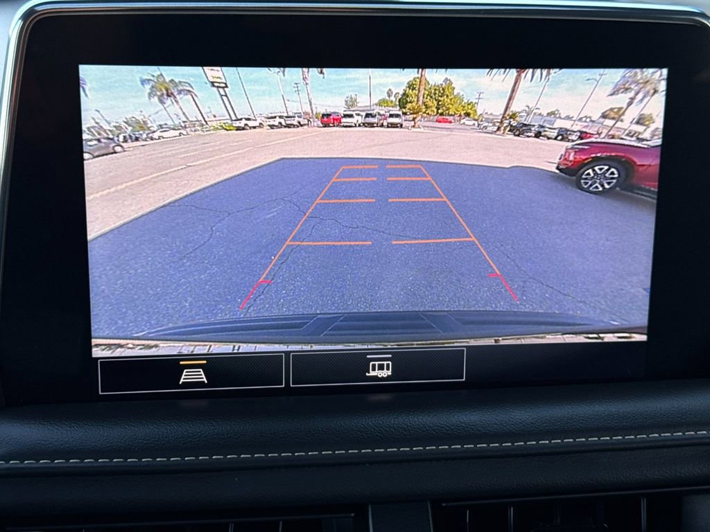 Used 2021 Chevrolet Suburban Premier image 25