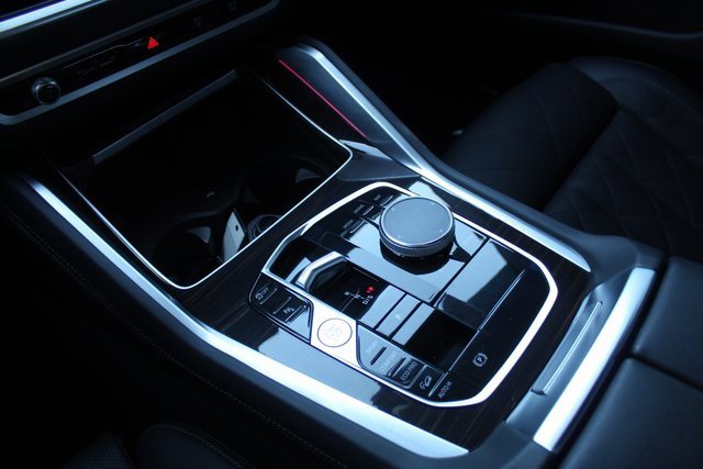 Used 2024 BMW X6 xDrive40i w/ Premium Package image 37