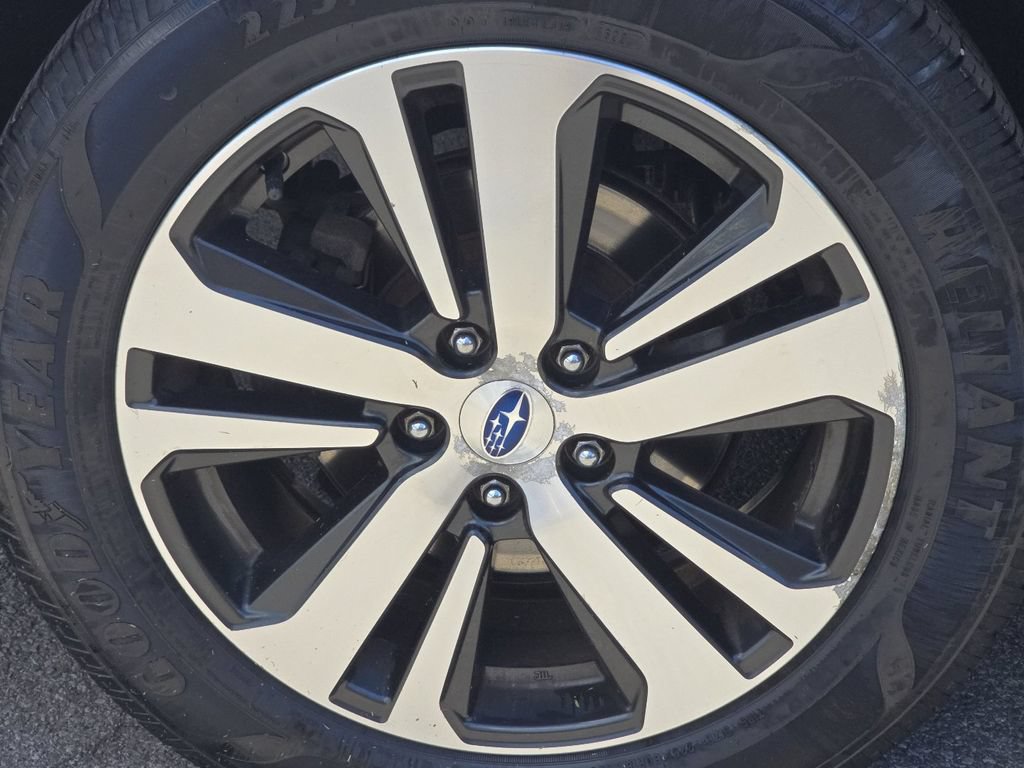Used 2018 Subaru Outback 2.5i Limited AWD/4WD image 9