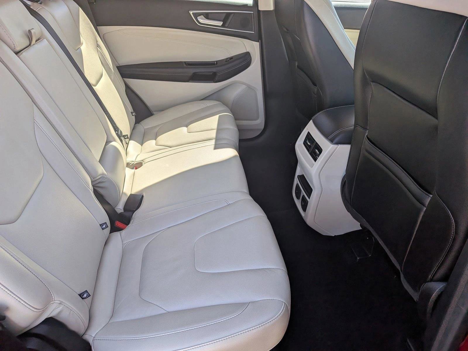 Used 2018 Ford Edge Titanium w/ Technology Package AWD/4WD image 20