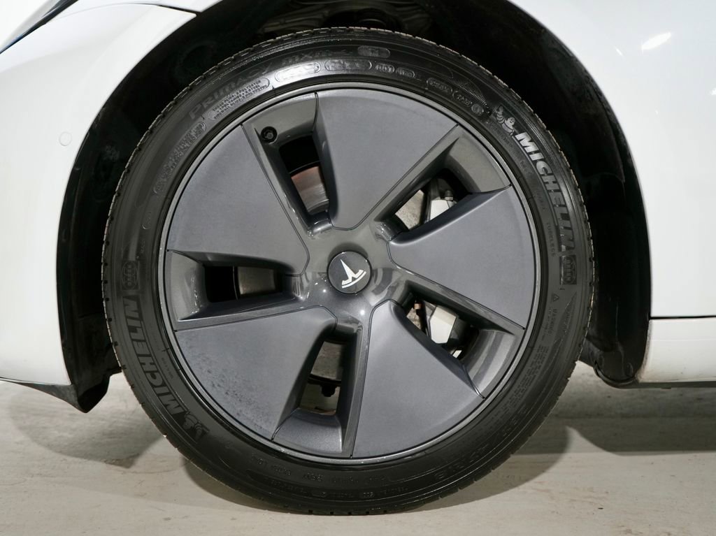 Used 2021 Tesla Model 3 Standard Range Plus image 32