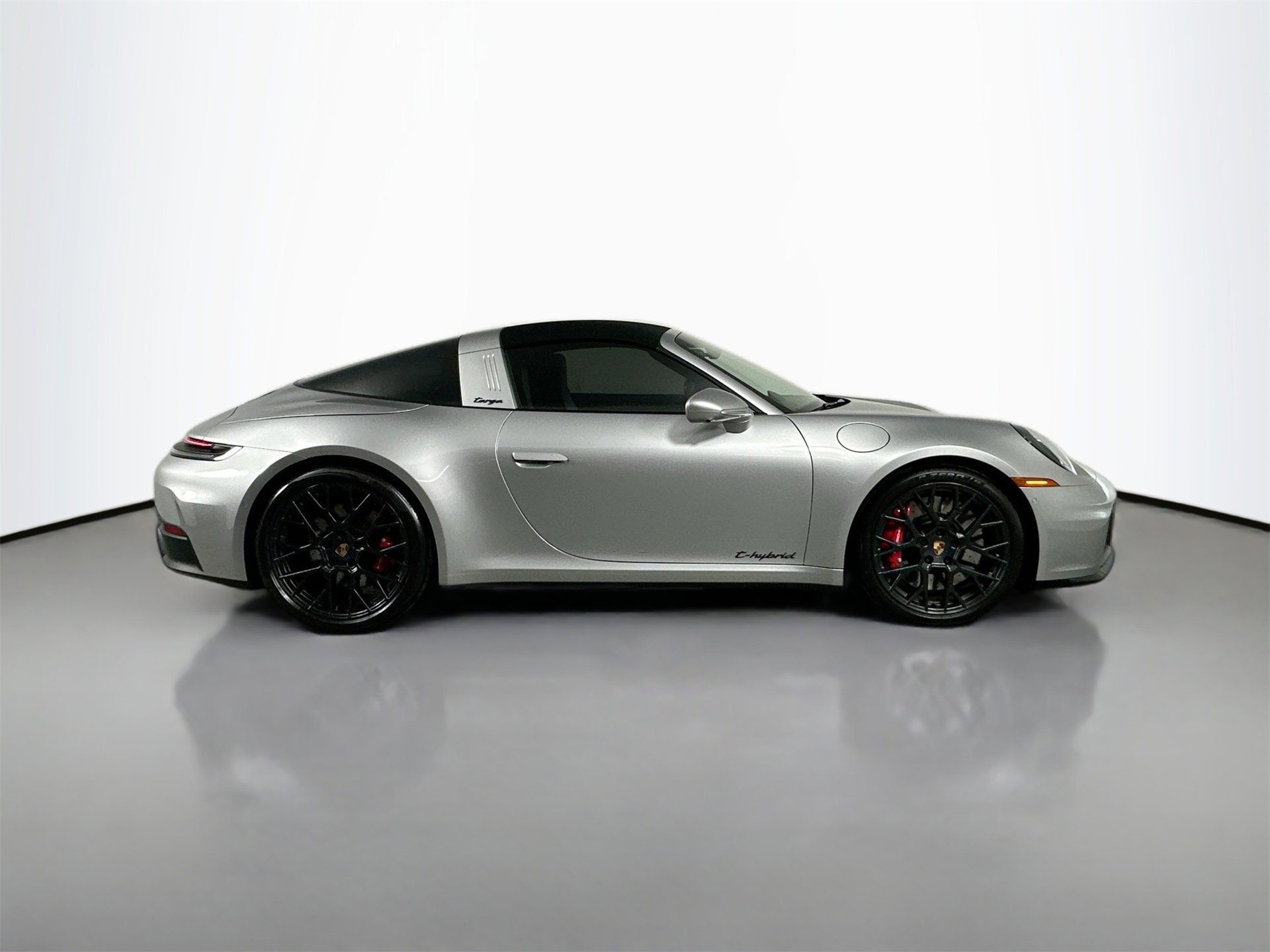 Certified 2026 Porsche 911 Targa 4 GTS image 8