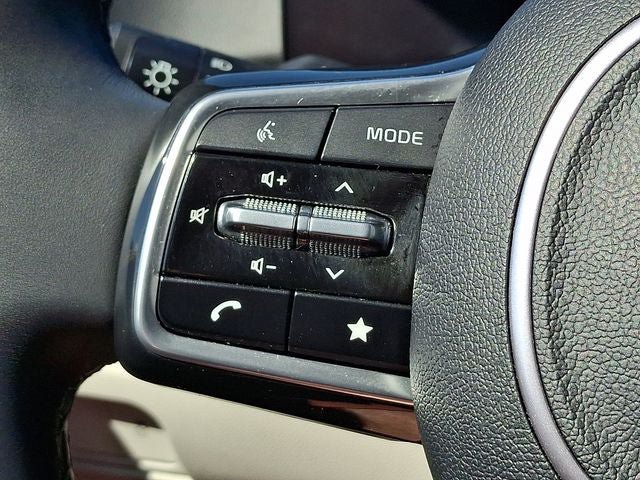 Certified 2025 Kia Sorento S w/ Panoramic Sunroof Package FWD image 23
