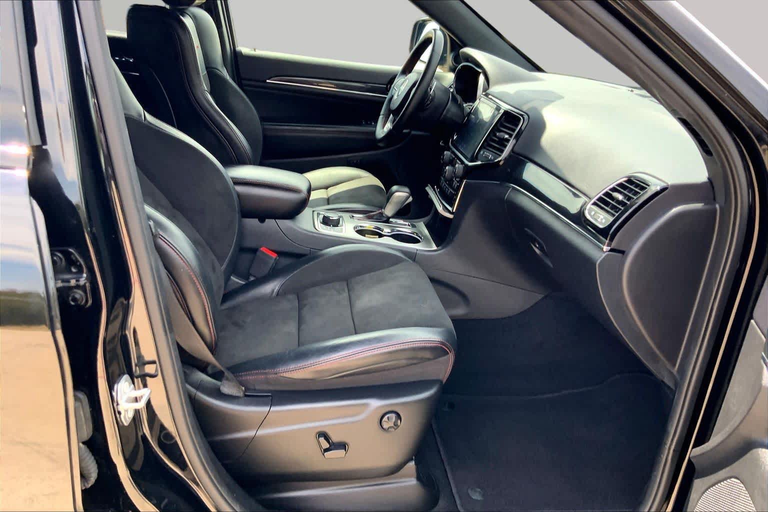 Used 2019 Jeep Grand Cherokee Trailhawk AWD/4WD image 9