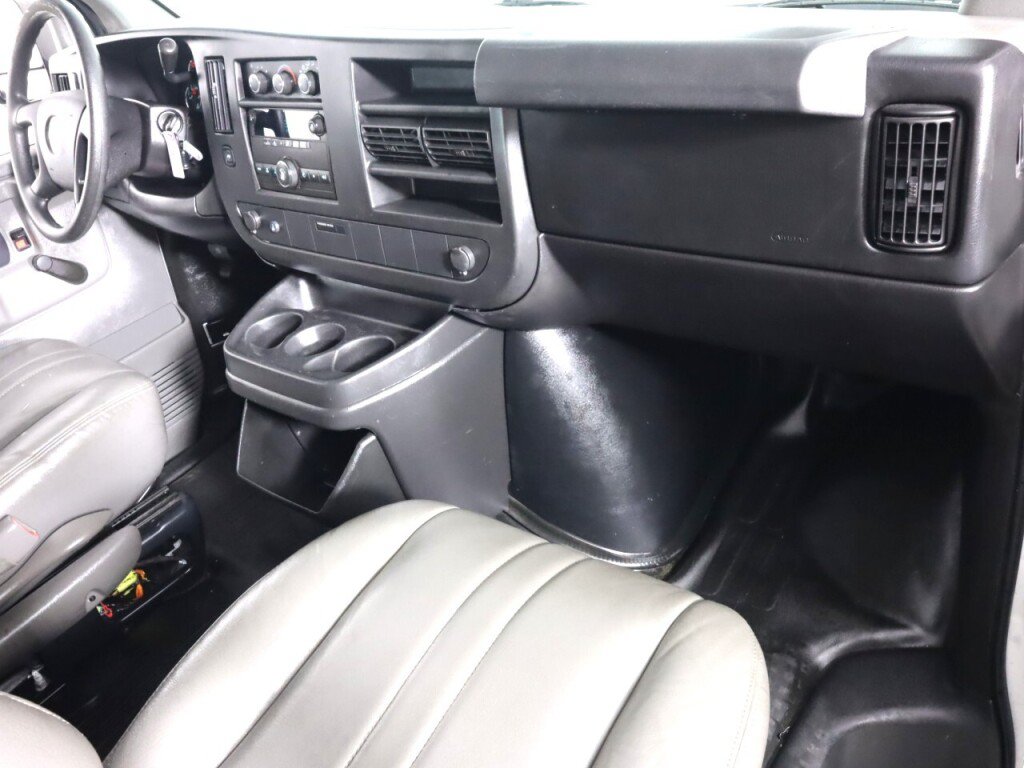 Used 2013 Chevrolet Express 1500 RWD image 31