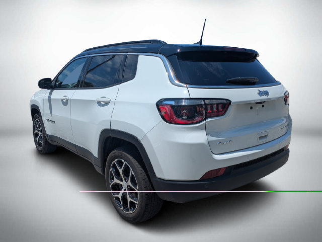 Used 2024 Jeep Compass Limited AWD/4WD image 6