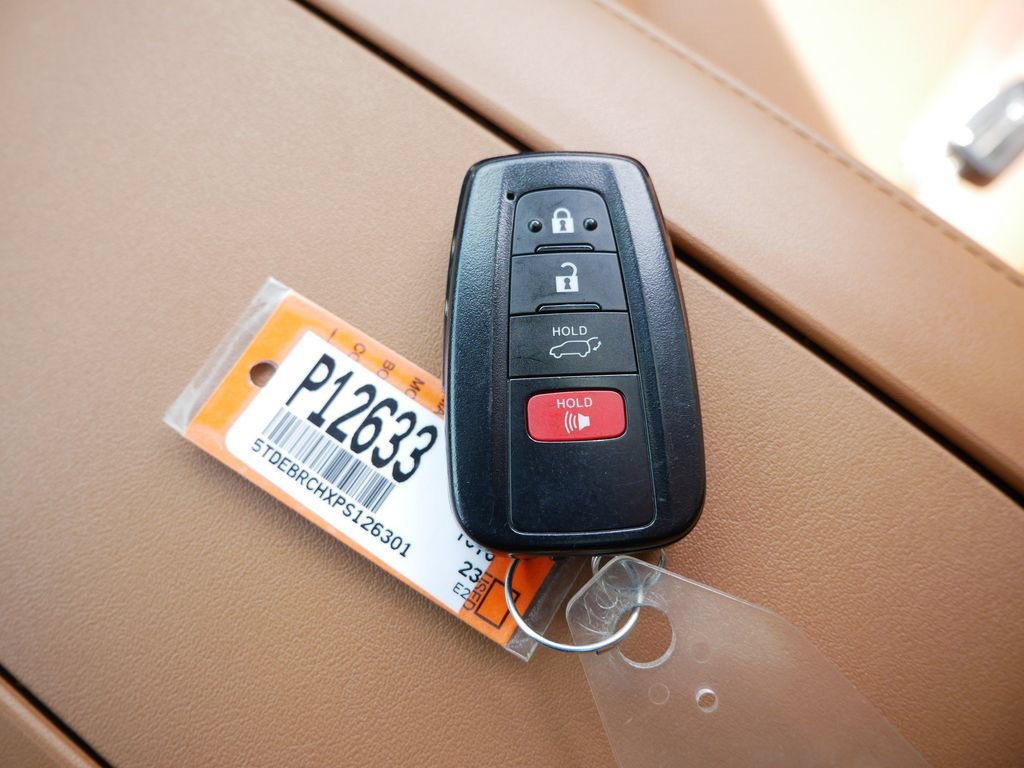Used 2023 Toyota Highlander Platinum AWD/4WD image 31