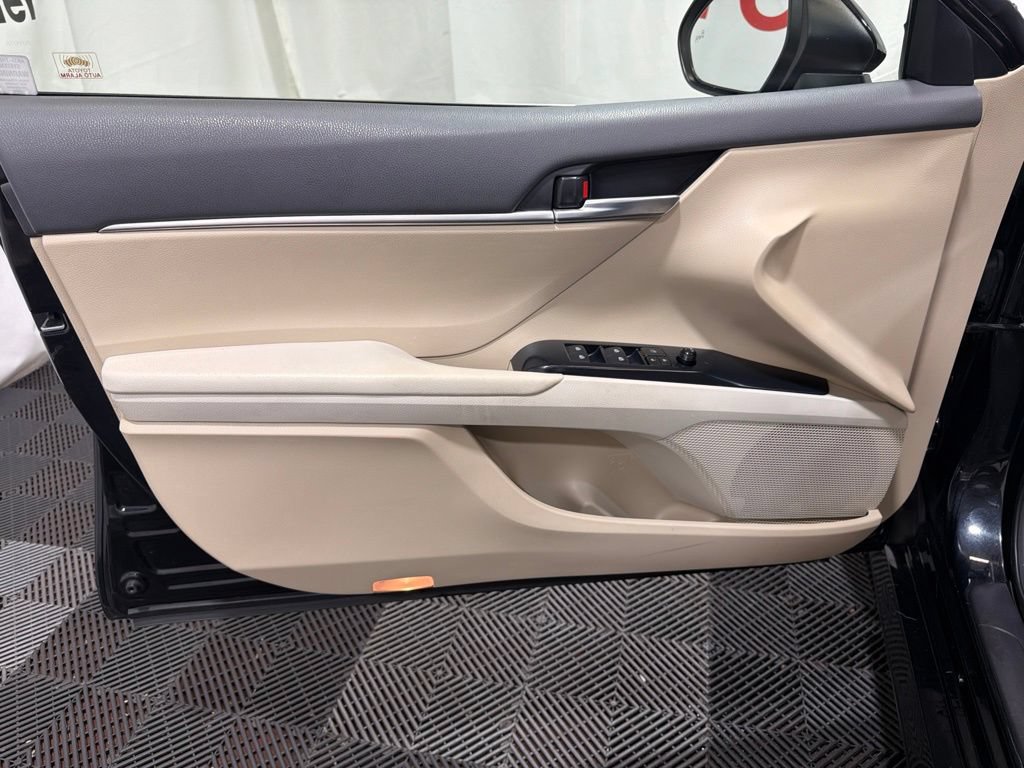 Used 2018 Toyota Camry LE w/ Convenience Package FWD image 21
