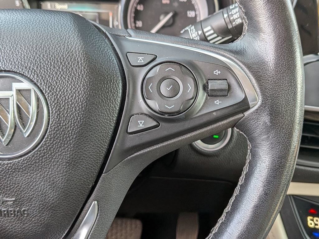 Used 2020 Buick Envision Essence FWD image 19