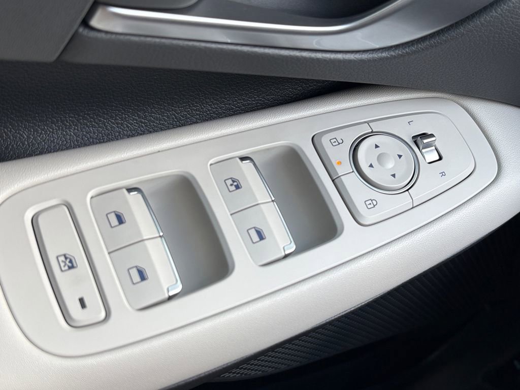 New 2025 Hyundai Sonata SE FWD image 11