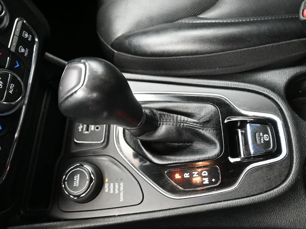 Used 2023 Jeep Cherokee Altitude Lux image 9