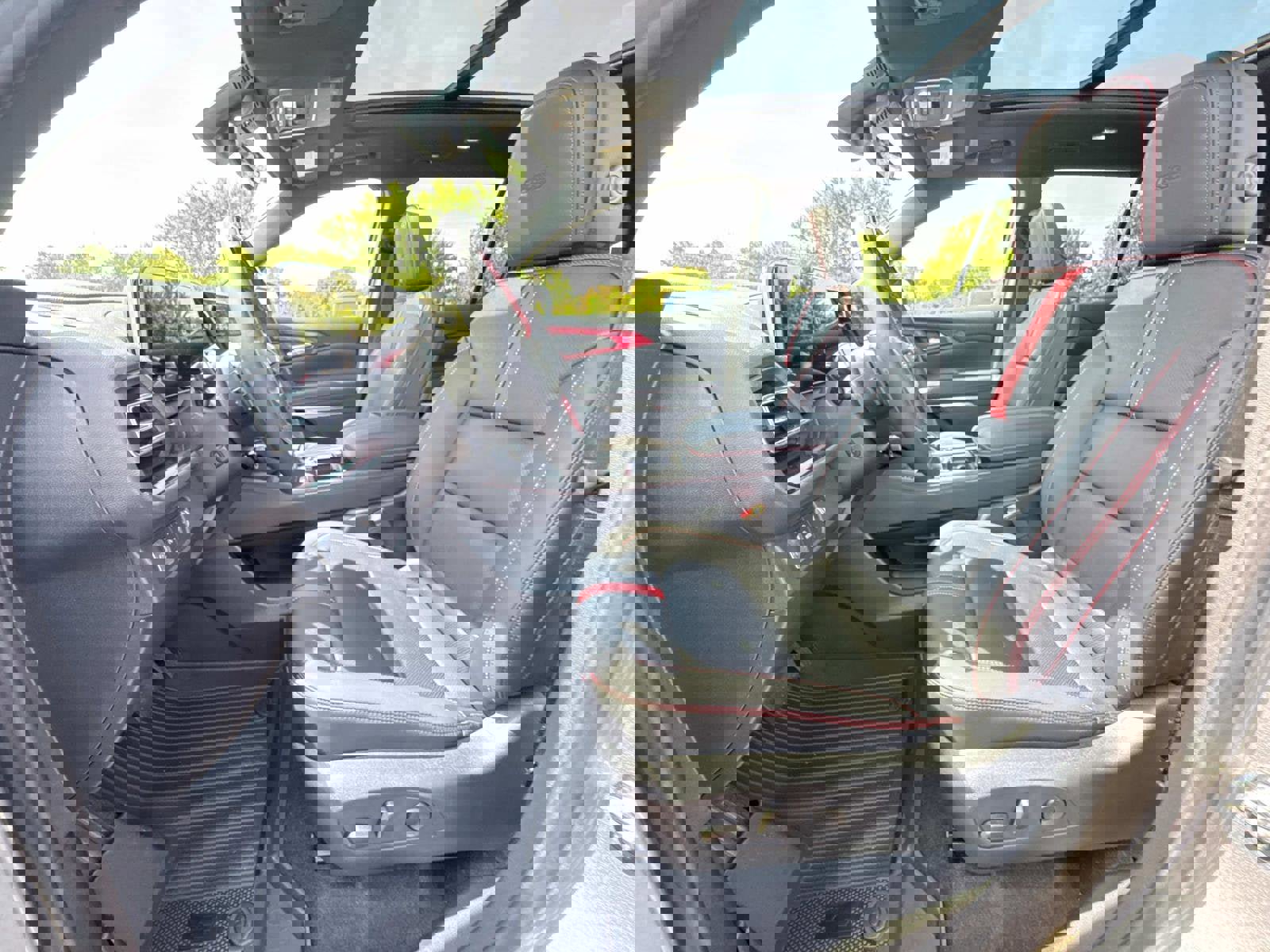 New 2026 Chevrolet Traverse RS w/ LPO, Floor Liner Package image 3