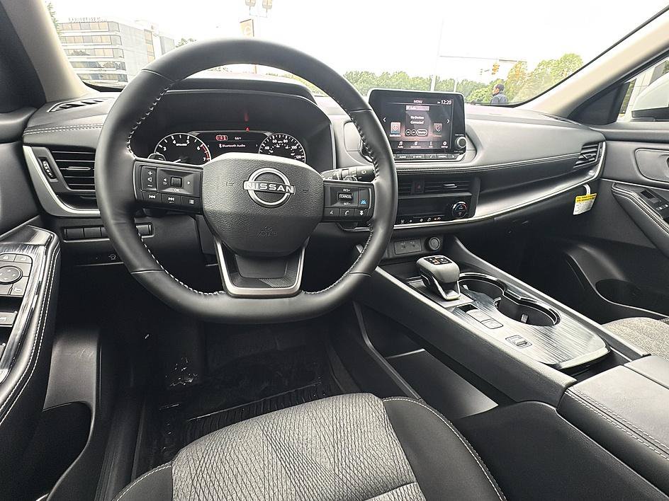 Certified 2026 Nissan Rogue SV FWD image 37