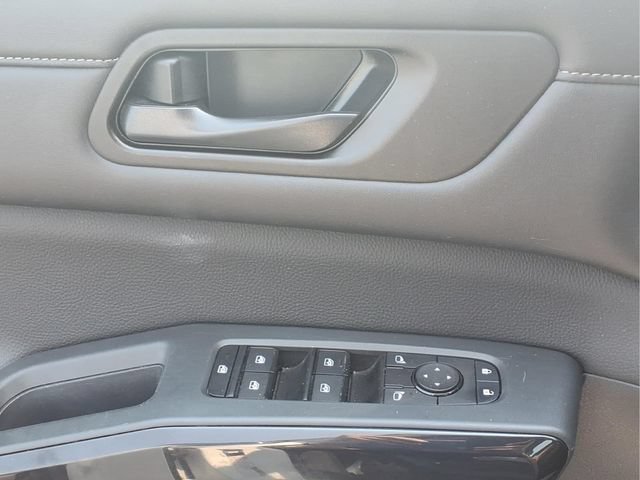 Used 2024 Nissan Pathfinder SV FWD image 15
