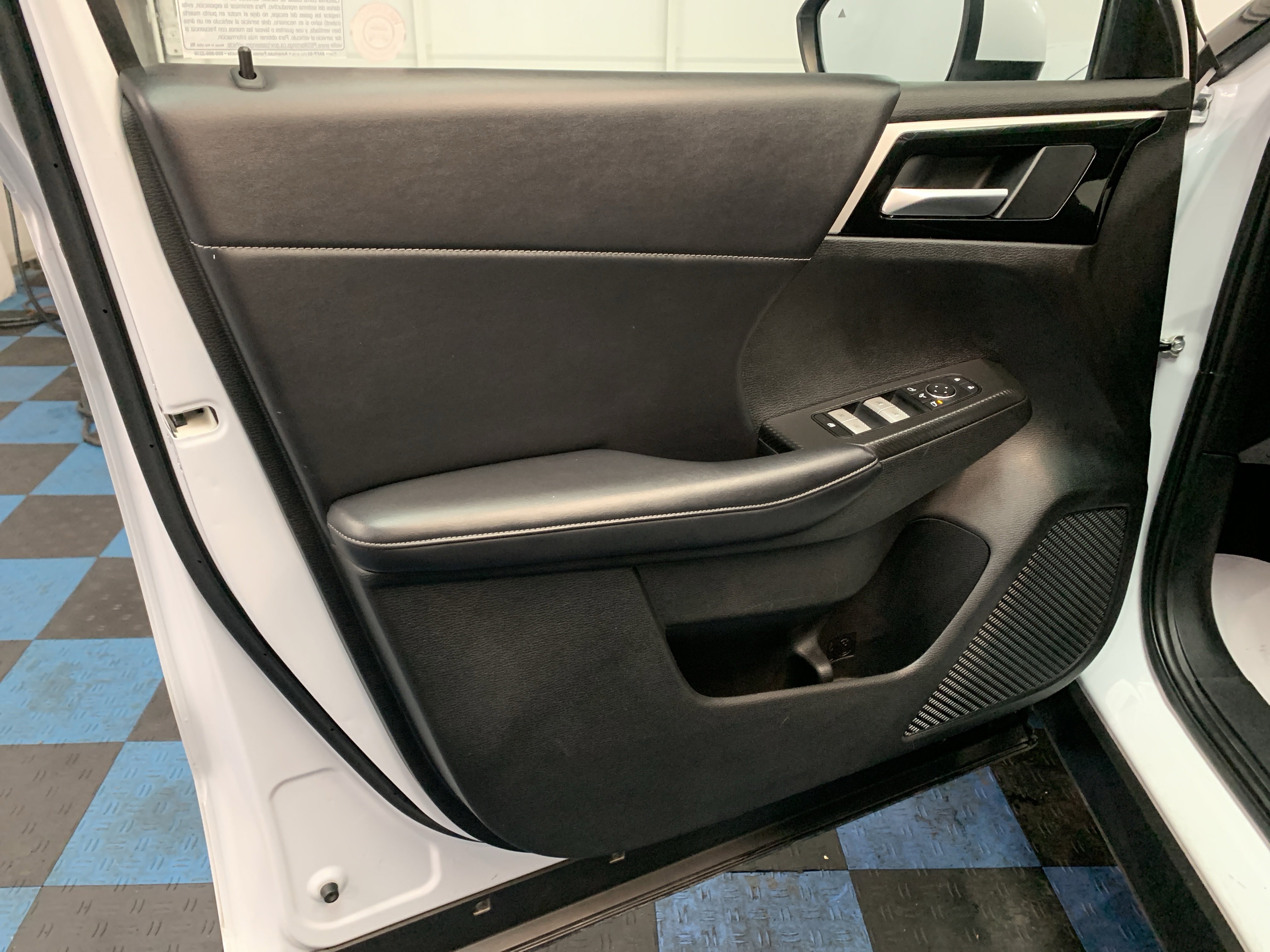 Used 2024 Mitsubishi Outlander Ralliart image 11