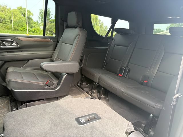Used 2023 Chevrolet Suburban High Country AWD/4WD image 28