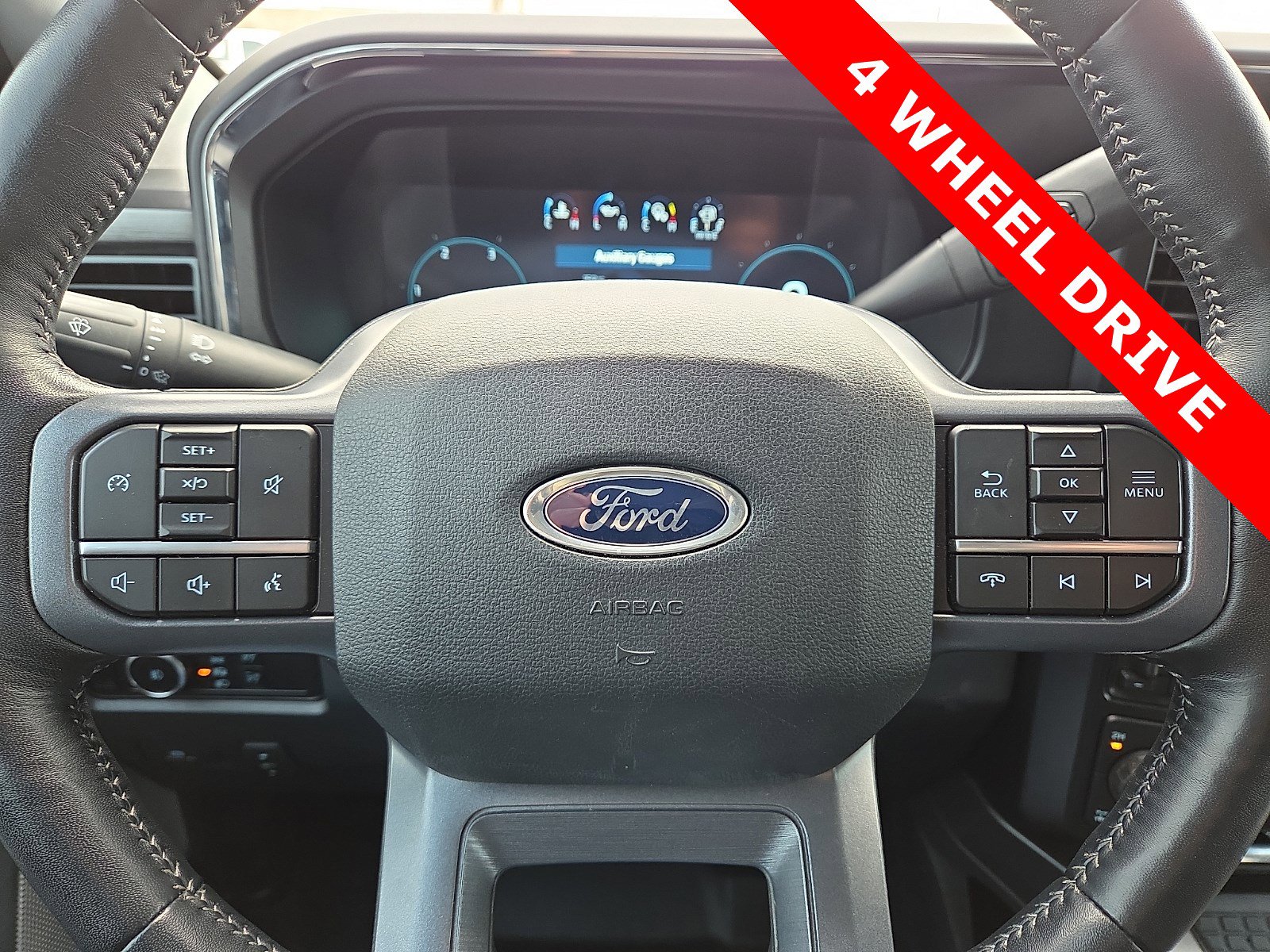 Used 2023 Ford F250 Lariat w/ Black Appearance Package image 24