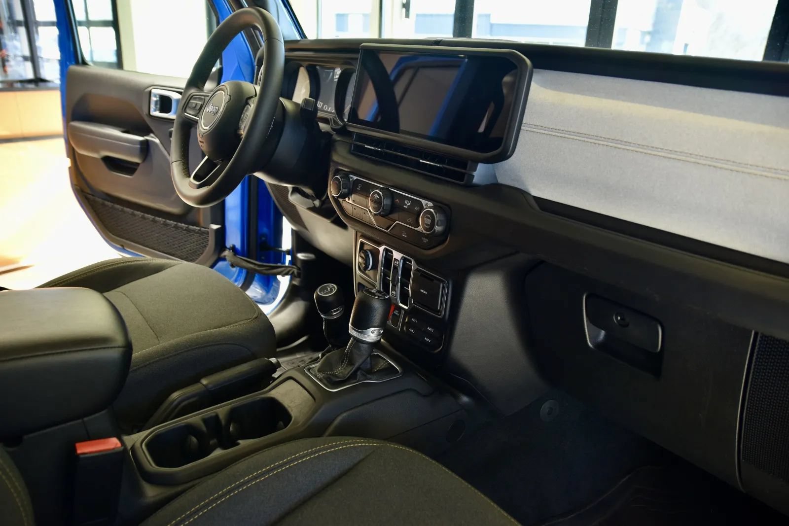 Used 2024 Jeep Wrangler Willys image 24