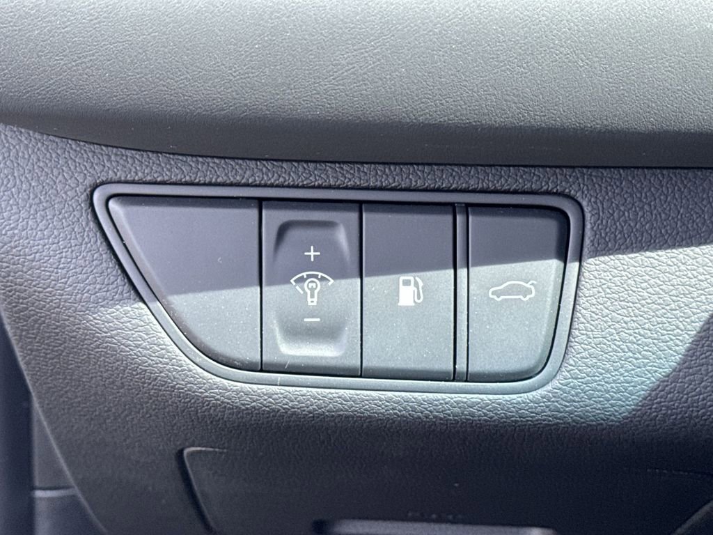 New 2025 Genesis G70 2.5T image 14