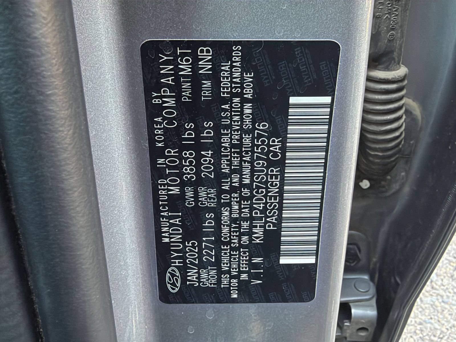 Used 2025 Hyundai Elantra Limited FWD image 30