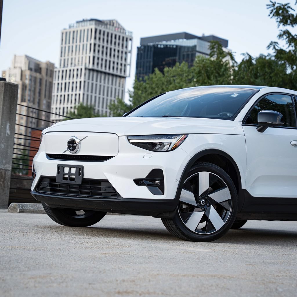 Certified 2023 Volvo C40 P8 Recharge Plus w/ Climate Package AWD/4WD image 2