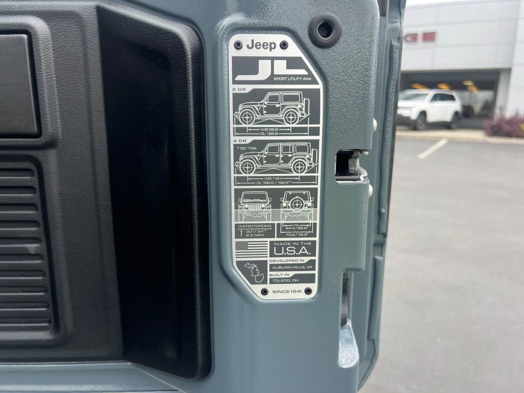 Used 2025 Jeep Wrangler Backcountry 4xe AWD/4WD image 43