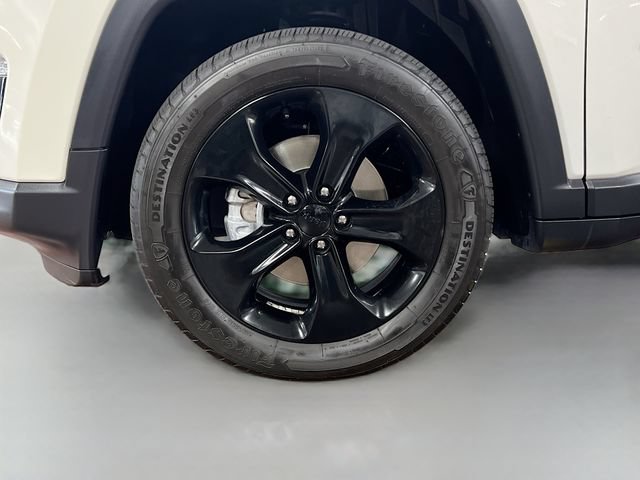 Used 2019 Jeep Compass Latitude FWD image 29