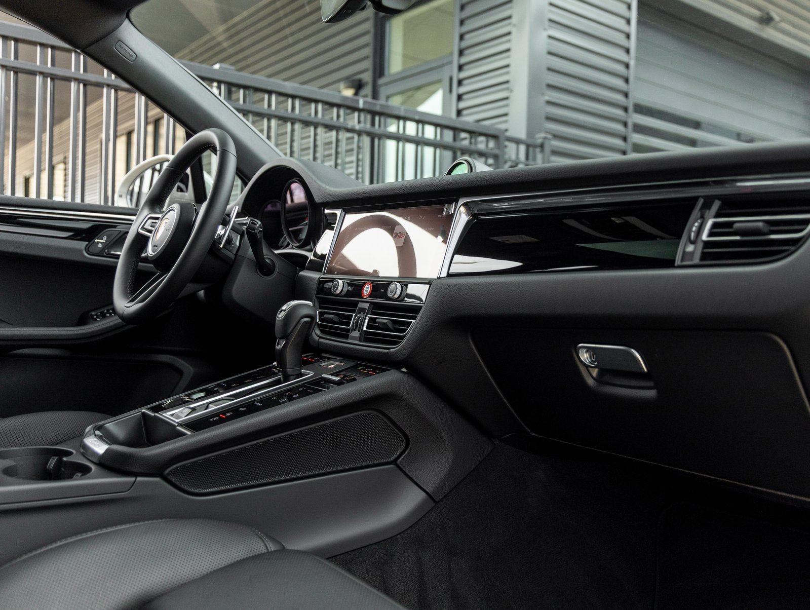 New 2026 Porsche Macan image 46