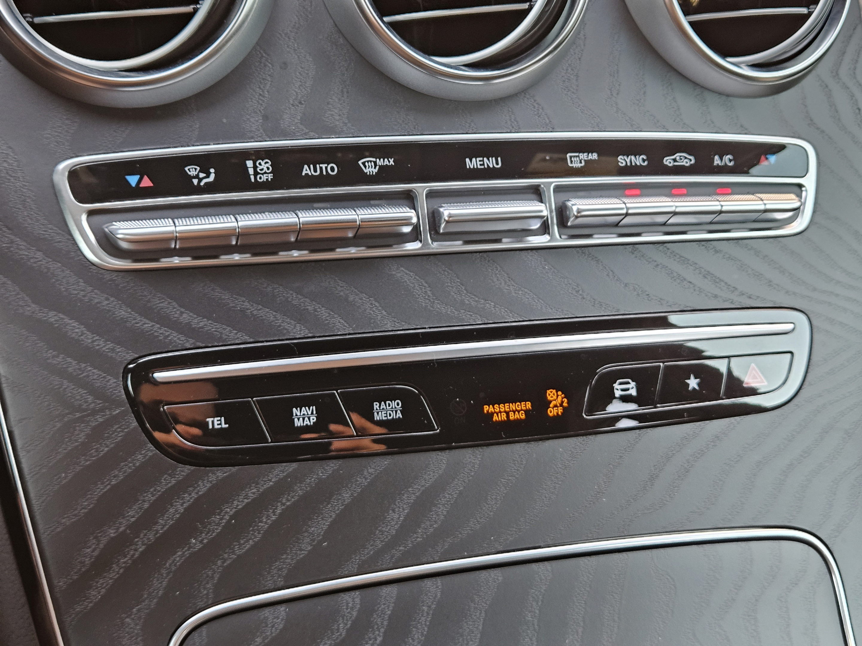 Used 2023 Mercedes-Benz GLC 300 4MATIC Coupe image 16