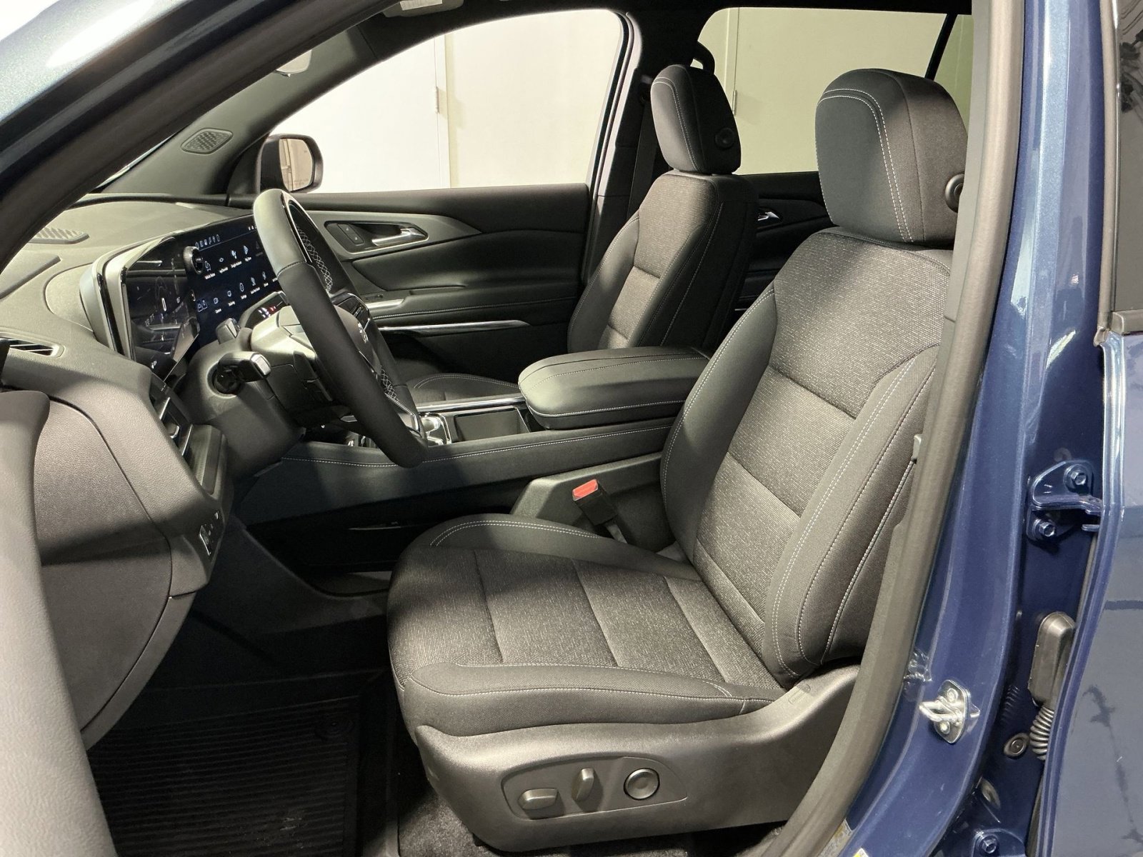 New 2026 Chevrolet Traverse LT w/ Enhanced Driving Package image 21