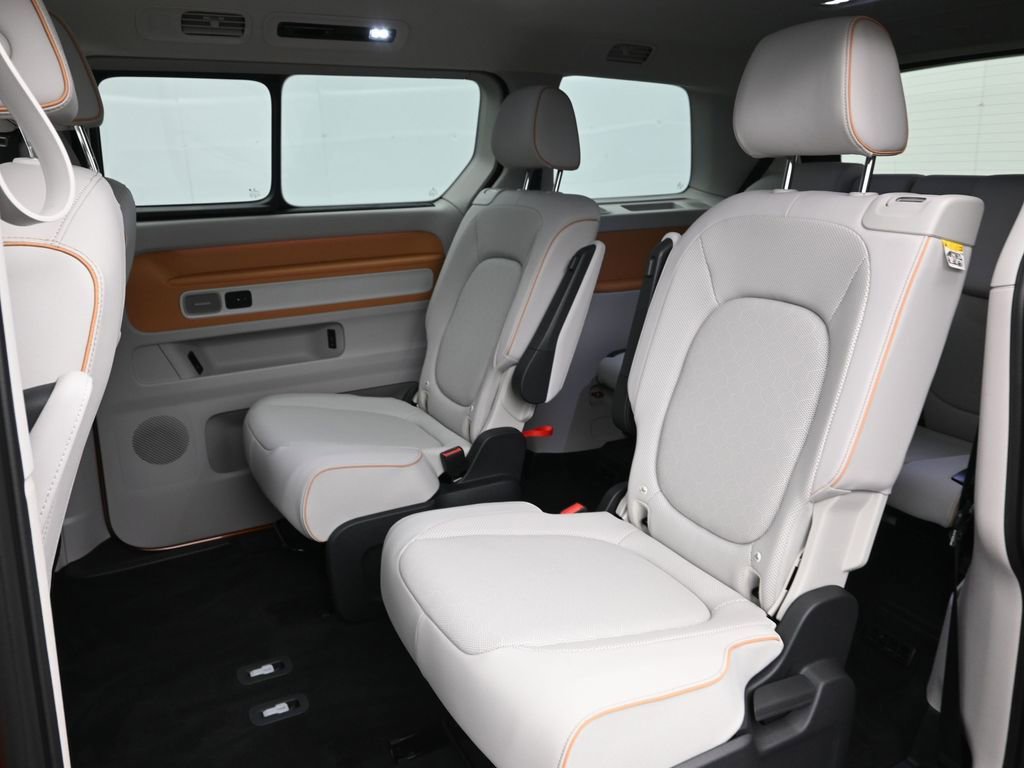 New 2025 Volkswagen ID. Buzz Pro S Plus image 12