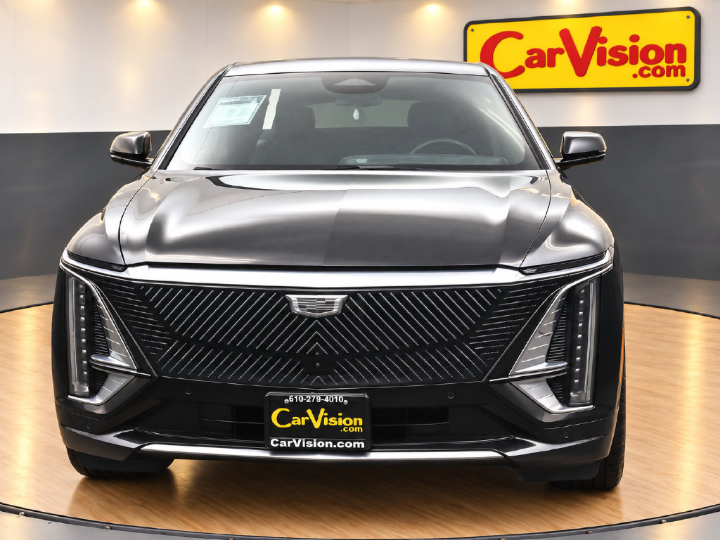 Used 2024 Cadillac Lyriq Luxury RWD image 3