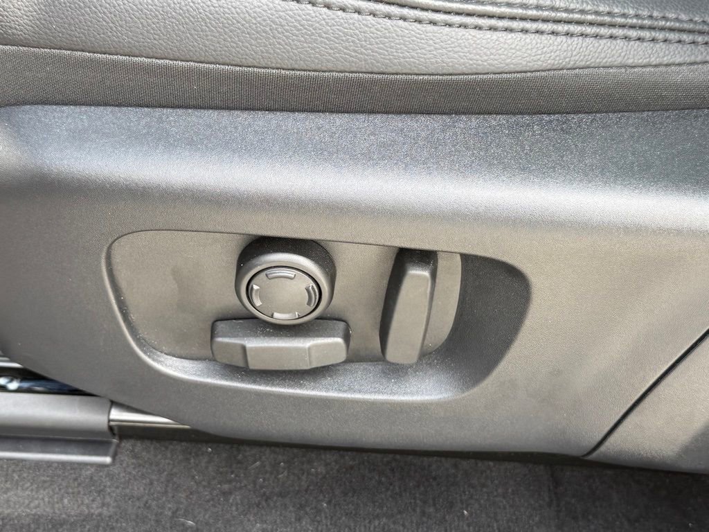 Used 2024 Land Rover Discovery Sport S image 12