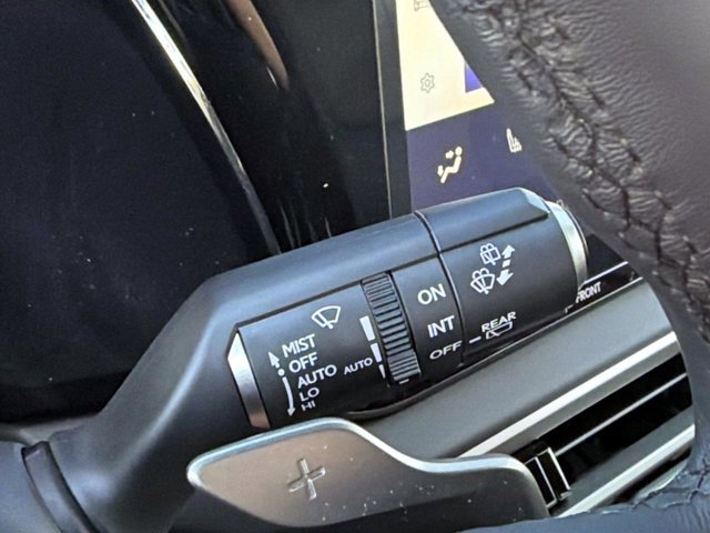 Used 2025 Lexus RX 350 w/ Convenience Package image 28